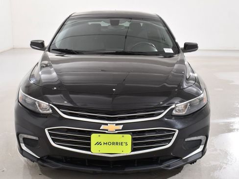 Used 2017 Chevrolet Malibu LT image 3