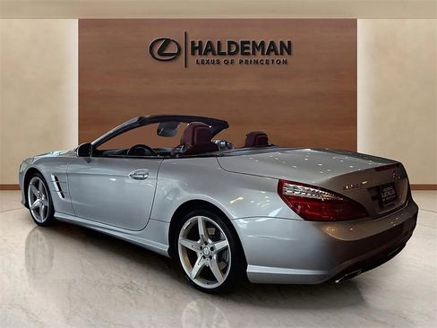 Used 2016 Mercedes-Benz SL 550 image 4
