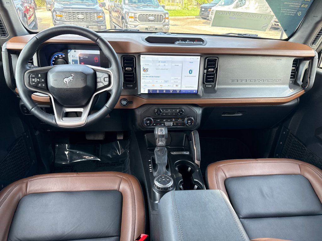Used 2024 Ford Bronco Outer Banks AWD/4WD image 6