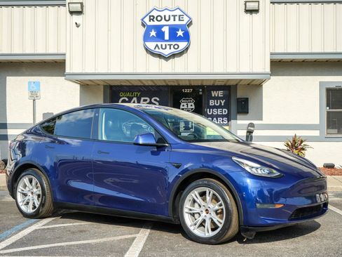 Used 2021 Tesla Model Y Long Range AWD/4WD image 3