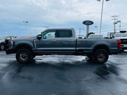 Used 2023 Ford F350 Platinum image 6