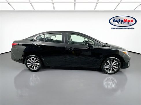 Used 2023 Nissan Versa SV image 10