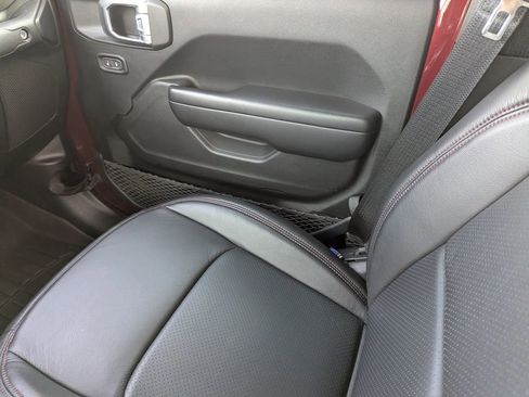 Used 2021 Jeep Gladiator Sport image 13