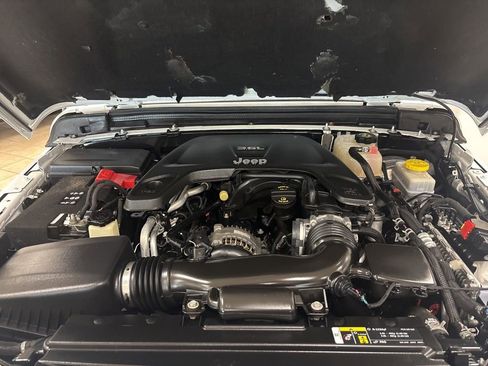 Used 2018 Jeep Wrangler Unlimited Sahara AWD/4WD image 47