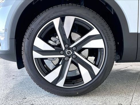 New 2026 Volvo XC40 B5 Ultra w/ Protection Package Premier AWD/4WD image 37