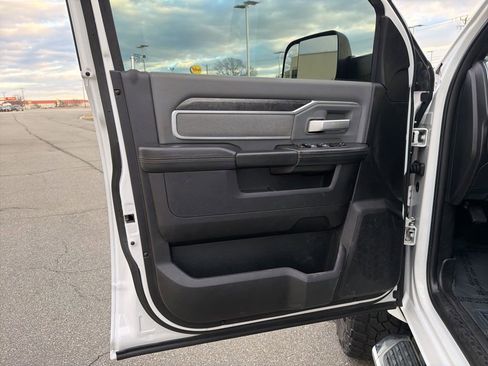 Used 2021 RAM 2500 Big Horn image 13