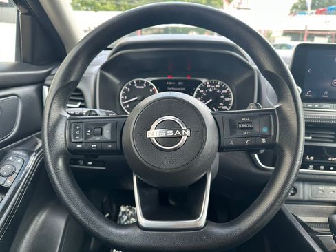 Used 2024 Nissan Rogue SV FWD image 14