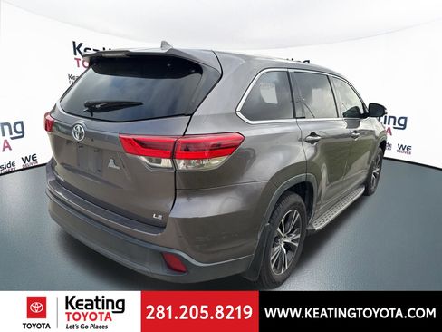 Used 2019 Toyota Highlander Plus FWD image 7