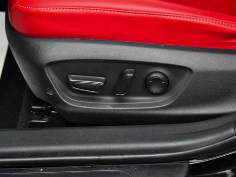 Used 2019 Toyota Camry XSE image 17