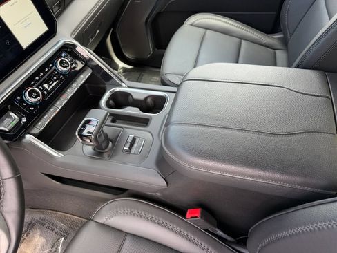 Used 2024 GMC Sierra 1500 Denali AWD/4WD image 26