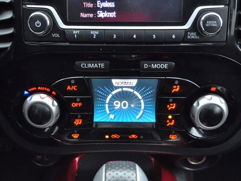 Used 2017 Nissan Juke SV image 17