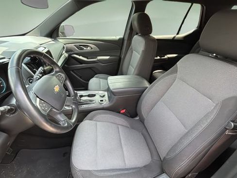 Used 2023 Chevrolet Traverse LT FWD image 18