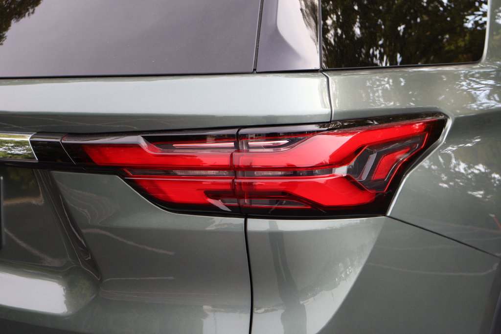Certified 2023 Chevrolet Traverse LT FWD image 9