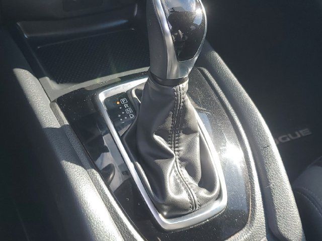 Used 2020 Nissan Rogue S FWD image 25