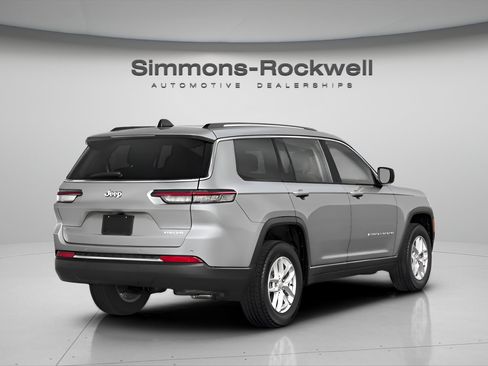 Used 2024 Jeep Grand Cherokee L Laredo w/ Luxury Tech Group I AWD/4WD image 7