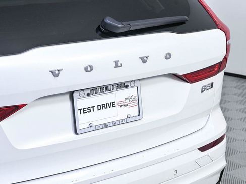 Used 2024 Volvo XC60 B5 Core AWD/4WD image 36