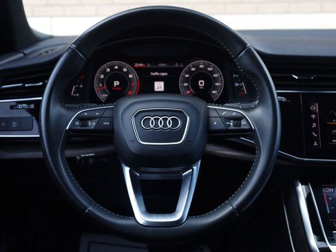 Used 2019 Audi Q8 Premium Plus w/ Premium Plus AWD/4WD image 31