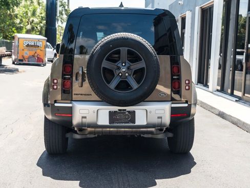 Used 2023 Land Rover Defender 110 S image 8