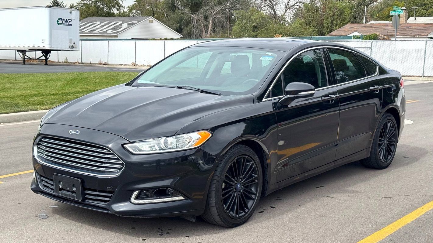 Used 2016 Ford Fusion SE w/ Equipment Group 202A FWD image 1