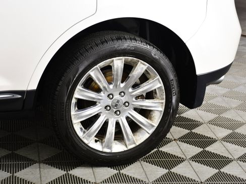 Used 2014 Lincoln MKX AWD w/ Equipment Group 102A image 51