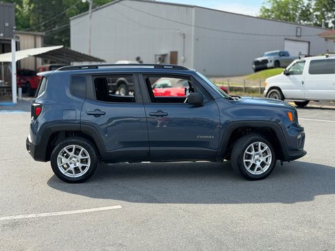 Used 2022 Jeep Renegade Latitude AWD/4WD image 8