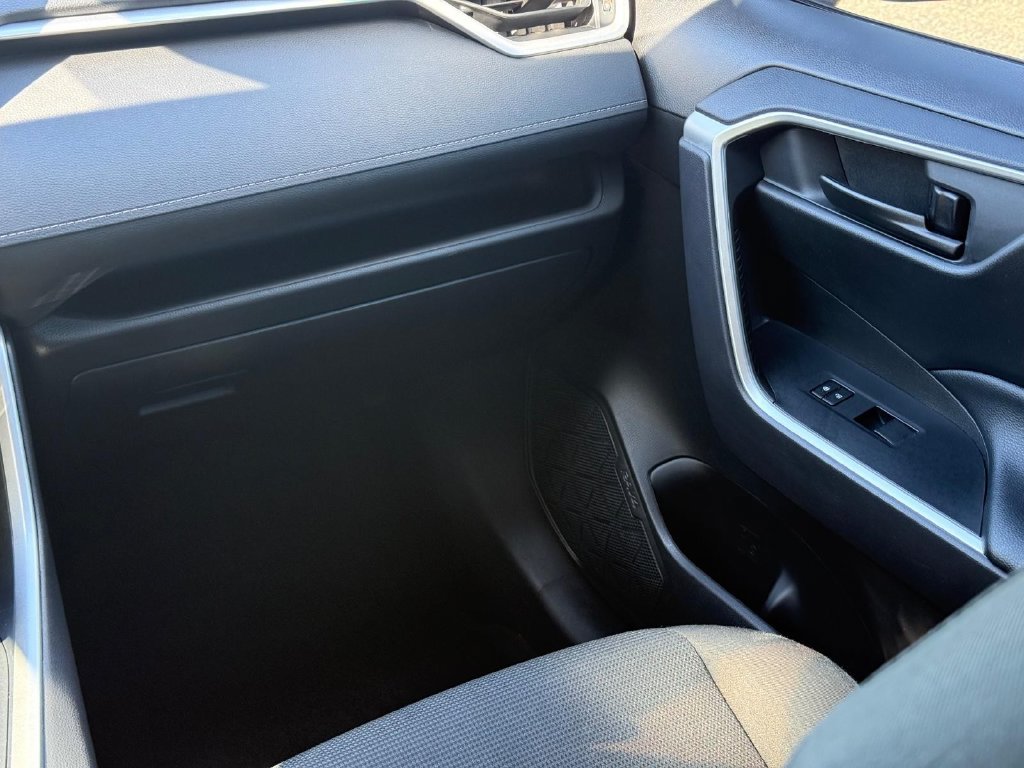 Used 2020 Toyota RAV4 LE w/ All Weather Liner Package AWD/4WD image 15