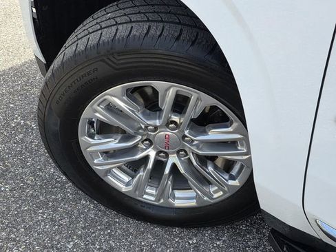 Used 2022 GMC Yukon XL SLT w/ SLT Luxury Package image 48