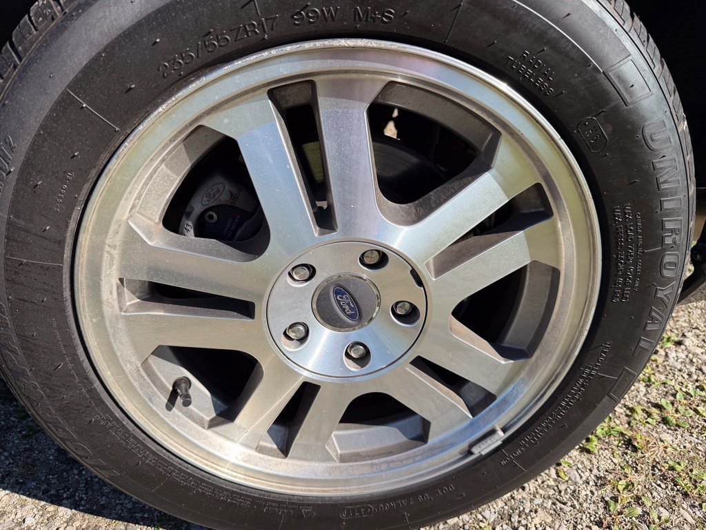 Used 2005 Ford Mustang GT Premium RWD image 21