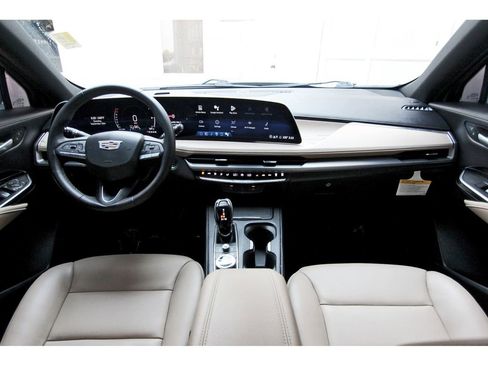 Certified 2025 Cadillac XT4 Premium Luxury image 7