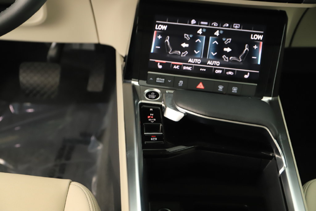 Certified 2024 Audi Q8 e-tron Premium Plus AWD/4WD image 21