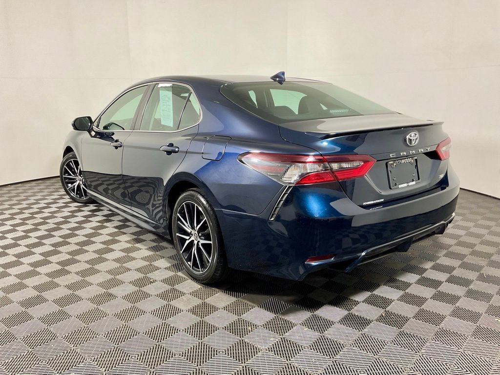 Used 2021 Toyota Camry SE FWD image 9