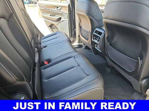 New 2026 Jeep Grand Cherokee Limited AWD/4WD image 11