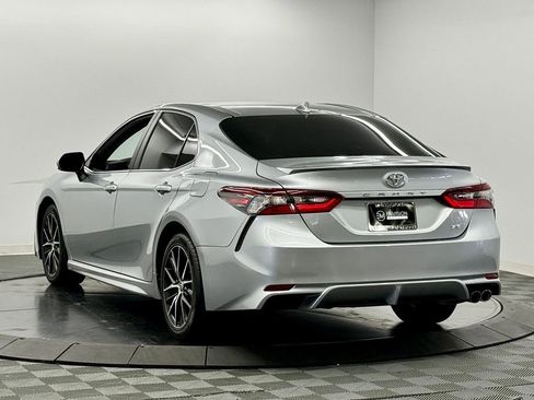 Certified 2022 Toyota Camry SE image 10