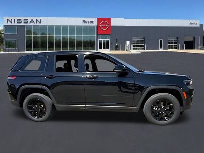 Used 2025 Jeep Grand Cherokee Altitude