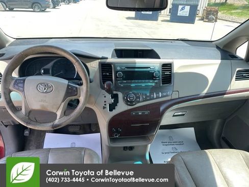 Used 2011 Toyota Sienna XLE AWD/4WD image 20