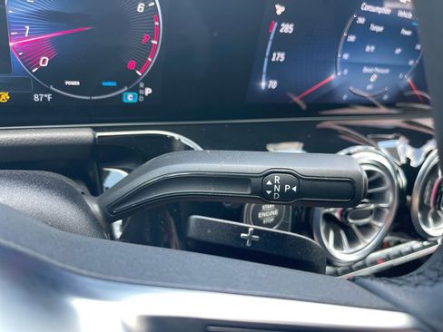 Used 2025 Mercedes-Benz GLA 250 image 17