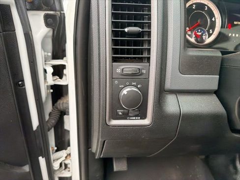 Used 2018 RAM 2500 Tradesman w/ Chrome Appearance Group image 25