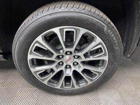 New 2026 GMC Yukon Denali w/ Sun & Power Step Package image 4