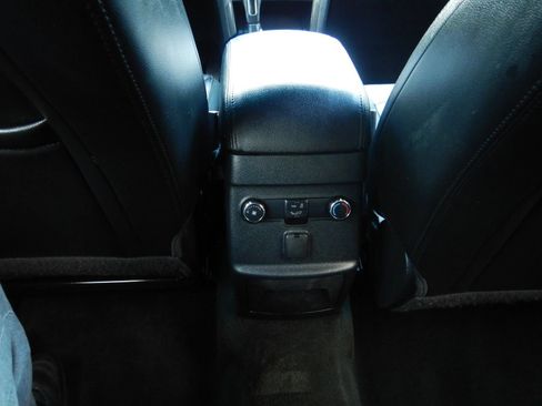 Used 2016 Ford Explorer XLT w/ Equipment Group 202A AWD/4WD image 26
