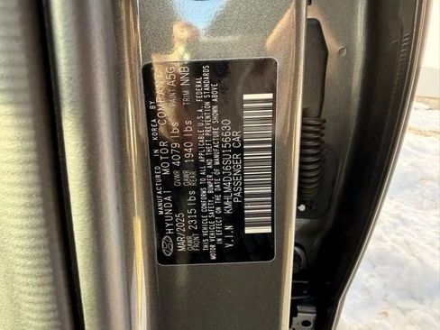 Used 2025 Hyundai Elantra Blue image 27