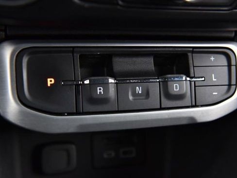 Used 2023 GMC Acadia SLT w/ Elevation Edition FWD image 18