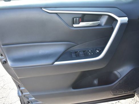 Used 2021 Toyota RAV4 XLE image 12