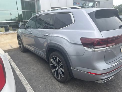 Used 2024 Volkswagen Atlas SEL Premium R-Line AWD/4WD image 6