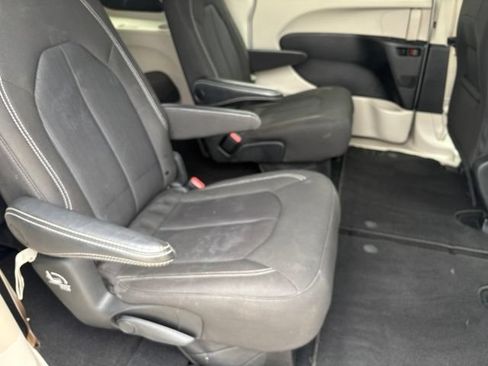Used 2023 Chrysler Voyager LX FWD image 18