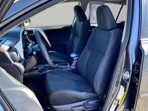 Used 2015 Toyota RAV4 XLE FWD image 7