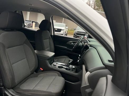 Used 2021 Chevrolet Traverse LT image 33