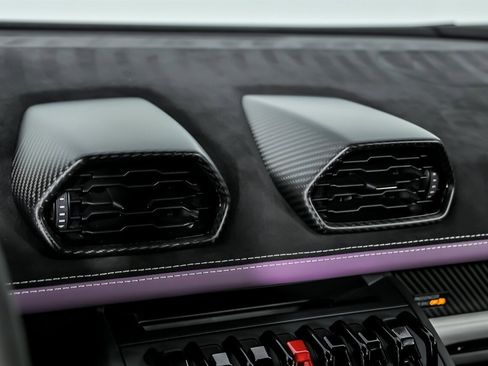 Used 2023 Lamborghini Huracan Tecnica RWD image 35