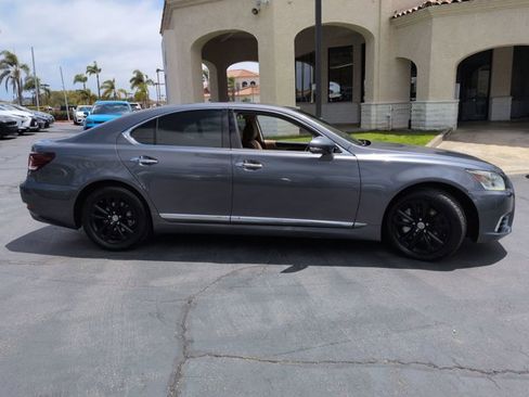 Used 2013 Lexus LS 460 w/ Comfort Pkg RWD image 4