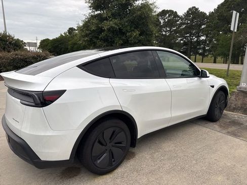 Used 2026 Tesla Model Y Long Range AWD/4WD image 7