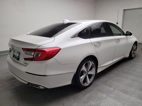 Used 2018 Honda Accord Touring image 9